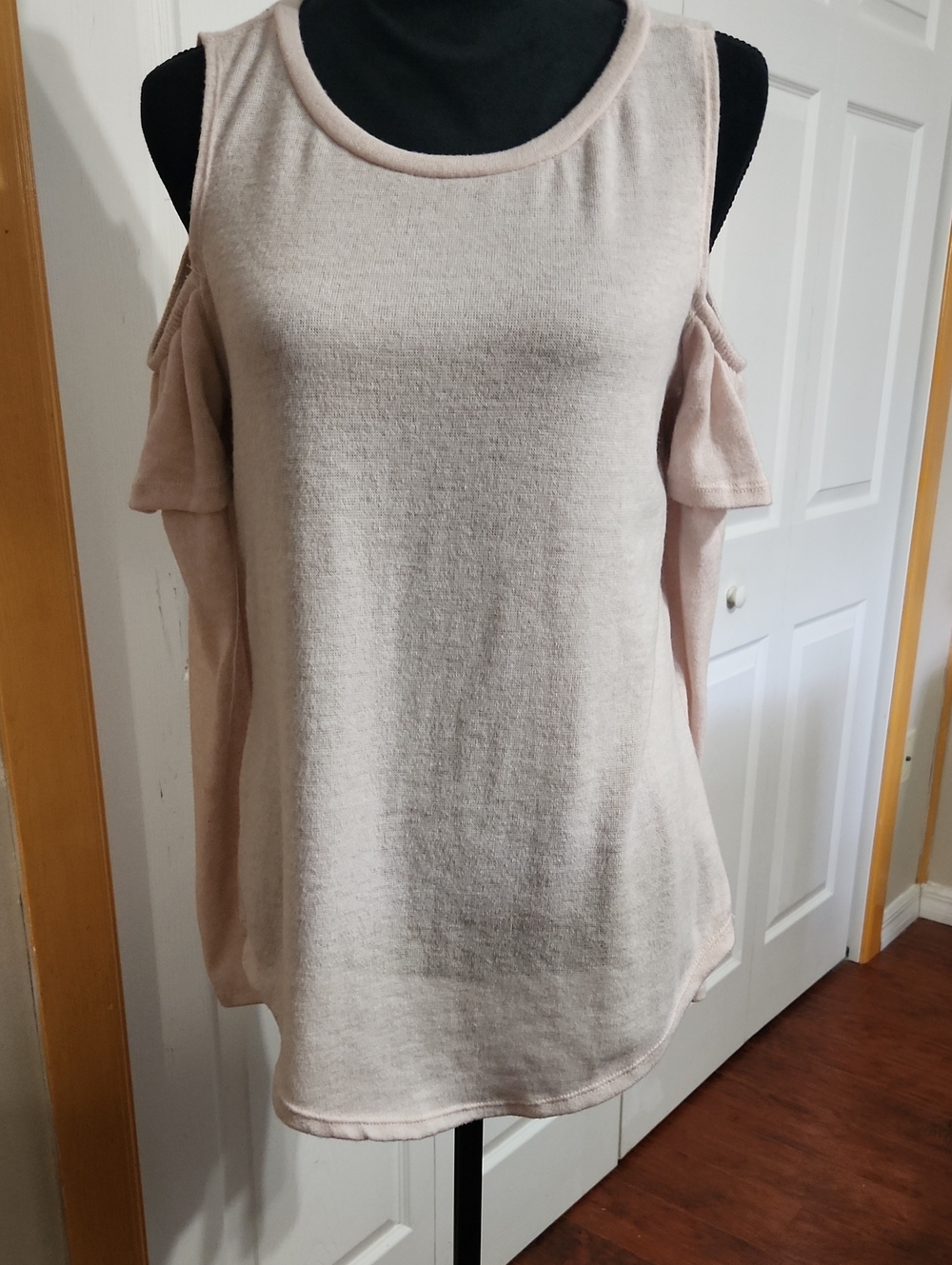 Cold-Shoulder Long Sleeve Sweater Top in Light Blush